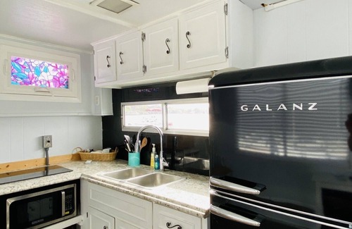 Steele Creek Alquiler De Eote | Unique Lakefront House Boat at Long Cove Resort