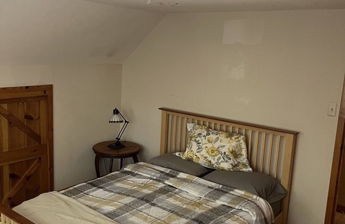 Pine Bush Casa | Unique Log house very clean with many updated and new amenities