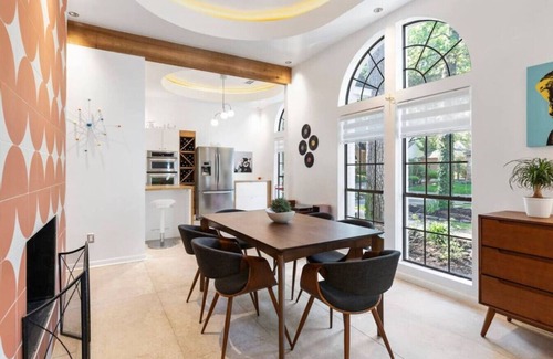 The Woodlands Casa | Unique Mid Century Modern in The Woodlands