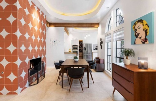 The Woodlands Casa | Unique Mid Century Modern in The Woodlands