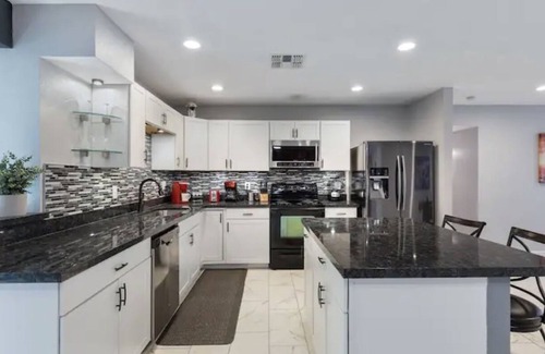 North Mountain Casa | Unique Oasis: Large Pool & Spa