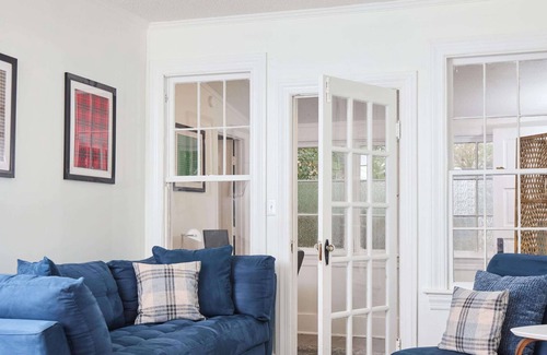 Midtown Casa | Unique Plaid Home, Min Away from Memorial&SSU+Pets