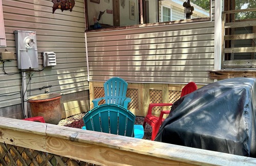 Bay St Louis Cabaña | Unique Property construido para parecerse a un CA 1900 Coastal Cottage