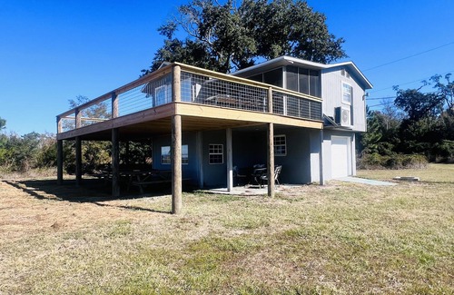 Florida Panhandle Cabina | Unique Rustic Cabin Experience on Escambia Bay