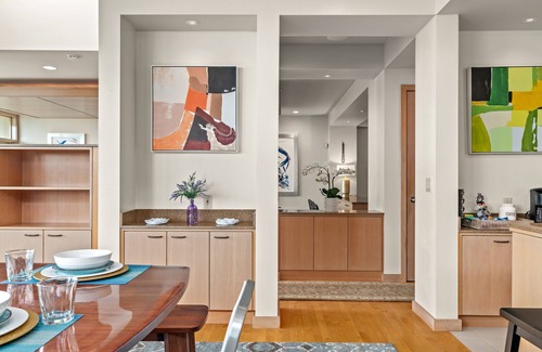 Lake Forest Park Casa | Unique Seattle Gem: 5 bedrm w/ stunning lake views