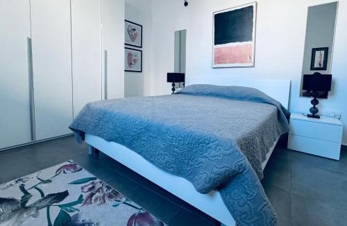 Hamrun Casa | Unique super central cosy house near Valletta with bus stops just outside - family and couples-friendly - large colourful bedrooms & bathrooms