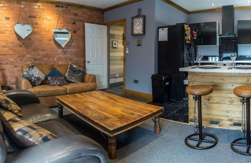 Loughborough Apartamento | Unique Town Centre Apartment/ Air Con/ Private Roof Terrace/ Jacuzzi/ 2 Bedrooms