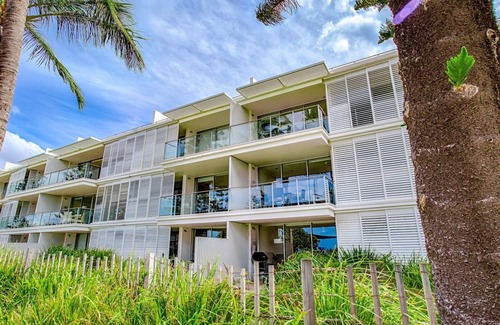 Rainbow Beach Apartamento | Unit 101 Plantation Resort - Rainbow Beach. Plantation Resort. Second Floor. Aircon. Pool. Spa.Wifi