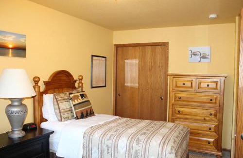 Eagle River Casa | Unit 102, 2 Bedroom Duck Lake Condo