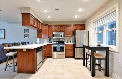 Birchwood Apartamento | Unit 207 2 BDRM 2 BA condo