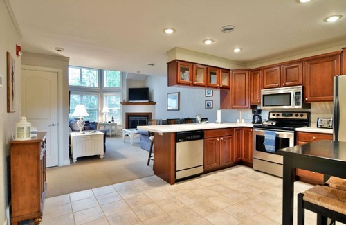 Birchwood Apartamento | Unit 207 2 BDRM 2 BA condo