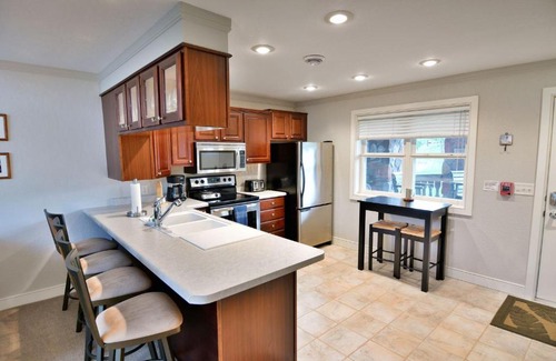 Birchwood Apartamento | Unit 207 2 BDRM 2 BA condo