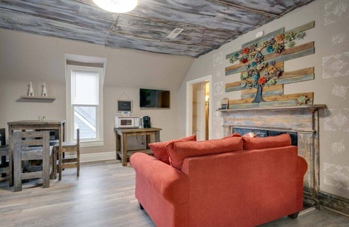 Clarksville Condominio | Unit #4 117 Marion St