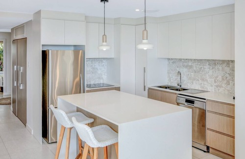 Rainbow Beach Apartamento | Unit 9/103 Cooloola Drive - Rainbow Beach. Stunning Ocean Views. Seabreezes. Aircon. Wi-Fi.