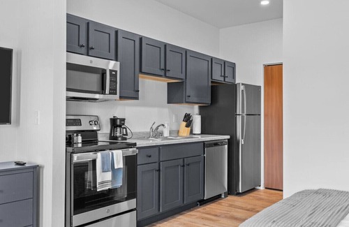 Neenah Apartamento | Unit 9 Fox Flats Studios @ Neenah, WI