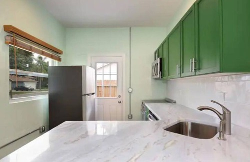 Maitland Casa | Unit B 2 Bedroom with Herb Garden