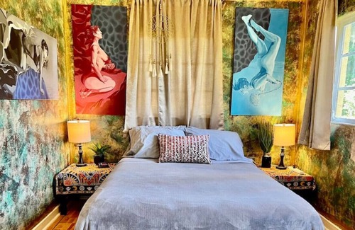 Windermere Casa | UNIT B · Lakeside Boho Bungalow in Windermere, 1GB WiFi