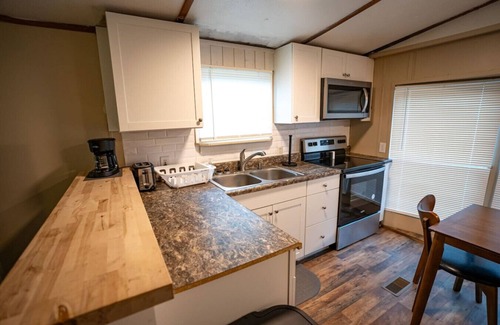 Newtown Casa | Unit C: 20 Sec Ride to Trails, Sleeps 8!