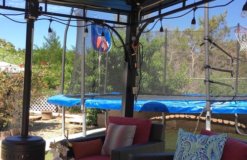 Encinitas Casa | 1 habitación 1 baño privado en vecindario exclusivo con piscina, spa, cancha de básquetbol / VB