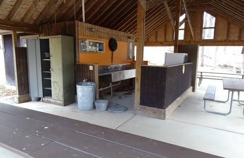 Petersburg Cabina | Unit II at Camp Golden Pond - Quaint, Rustic Cabins half hour from Penn State