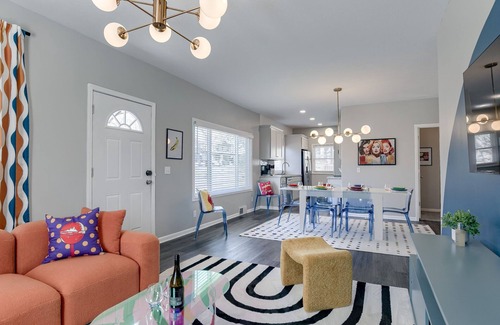 Lincoln Casa | UNL Retreat Eclectic 5bd 5mins to Downtown