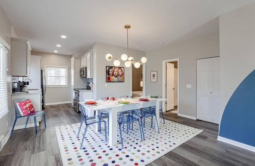 Lincoln Casa | UNL Retreat Eclectic 5bd 5mins to Downtown