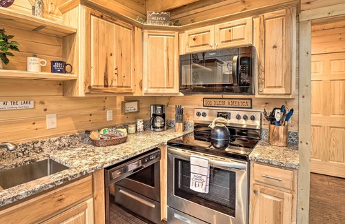 Newnata Cabina | Unplug by Greers Ferry Lake: Cabin w/ Views!