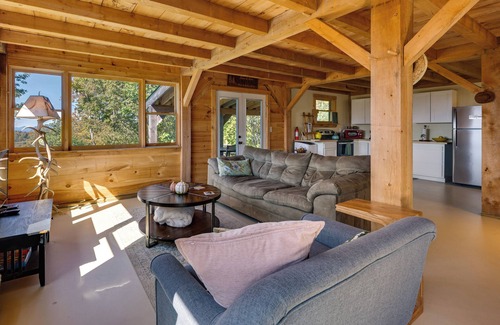 Sharon Cabina | Unplug, Unwind & Explore: Remote Vermont Cabin