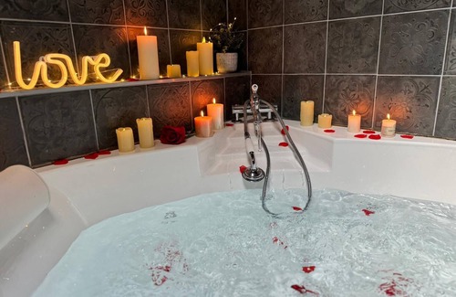 Saint-Jacques - Saint-Roch Apartamento | Unusual escape to the heart of the jungle/Private spa/Cinema screen/10 min center