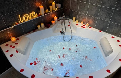 Saint-Jacques - Saint-Roch Apartamento | Unusual escape to the heart of the jungle/Private spa/Cinema screen/10 min center