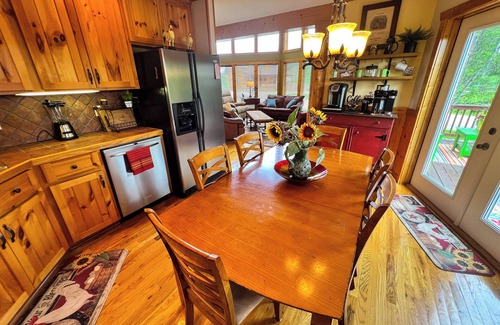 Sparta Cabina | Escape the Everyday -Find Peace in the Mountains This Sept @PineyCreekRetreat