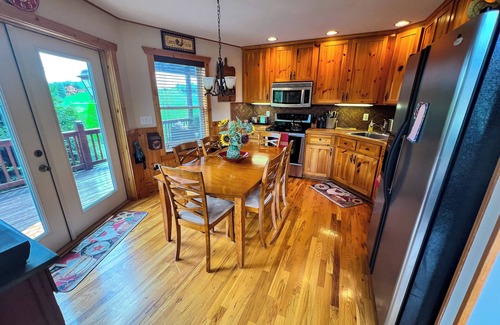 Sparta Cabina | Escape the Everyday -Find Peace in the Mountains This Sept @PineyCreekRetreat