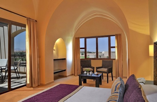 Makadi Bay Complejo | Unwind in 4 Garden View Suite l Pools, Billiards, Tennis & Beach Fun