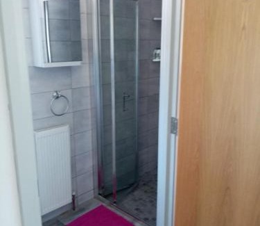 Enniskillen Apartamento | Up on the hill