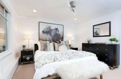 Aspen Casa | Updated 3BR, 3BA with Pool - Steps to Town