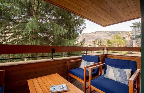 Aspen Casa | Updated 3BR, 3BA with Pool - Steps to Town