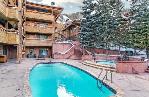 Aspen Casa | Updated 3BR, 3BA with Pool - Steps to Town