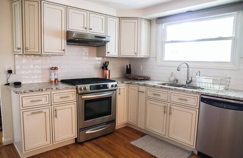 Longmont Casa | Updated 4 Bedroom Home Near Stunning Lake Cozy Fire Pit 40 Mins from RMNP