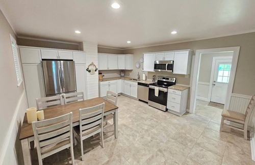 Sarver Casa | Updated 4BR, 3 BA Farmhouse w/Bonus Room – Walk to trails