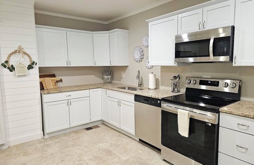 Sarver Casa | Updated 4BR, 3 BA Farmhouse w/Bonus Room – Walk to trails