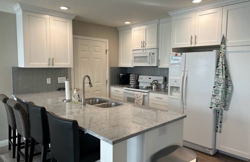 Woods Cross Casa | Updated, Comfortable and Luxury Stay! Close to all ski resorts. Come and stay.