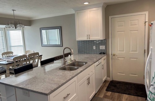 Woods Cross Casa | Updated, Comfortable and Luxury Stay! Close to all ski resorts. Come and stay.