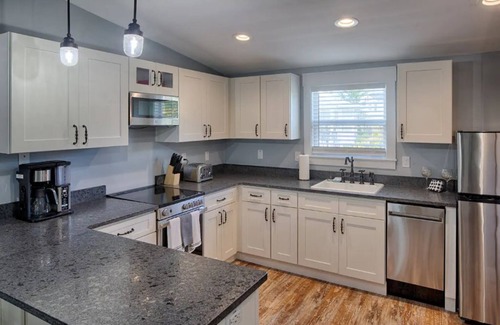 St. Augustine Casa | Updated Cottage in Heart of Town! / Park & Walk