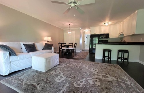 Surfside Beach Condominio | Updated Cozy Condo: 15 minutes from Surfside Beach