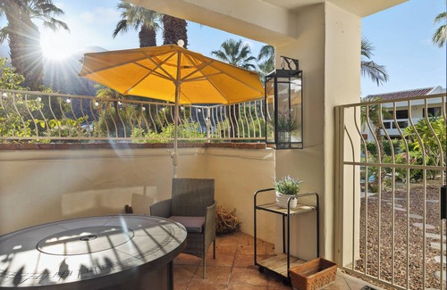 Canyon Corridor Condominio | Piso actualizado 2BD / 2BA Condo en el Popular Canyon Granada