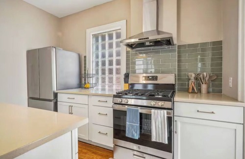 Near East Columbus Casa | Newly Renovated Franklin Park Tudor Home! Spacious and Cozy!