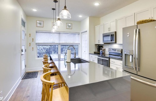 Downtown Omaha Casa | Updated Omaha Vacation Rental Less Than 2 Mi to Downtown!