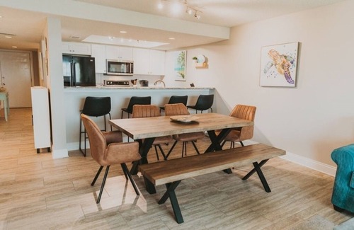 Pensacola Beach Casa | Updated ROOMY 3 bedroom Waterview w/Pool Sleeps 9 -Pool, Pier, Tennis/Pickleball