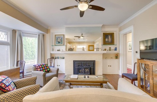 Sheboygan Casa | Updated Sheboygan Home with Porch Less Than 1 Mi to Beach