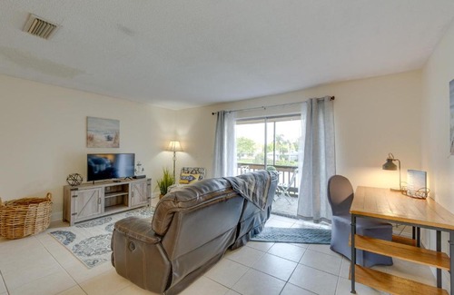 Gulf Gate Estates Apartamento | Updated Sienna Park Condo - 4 Miles to Siesta Key!